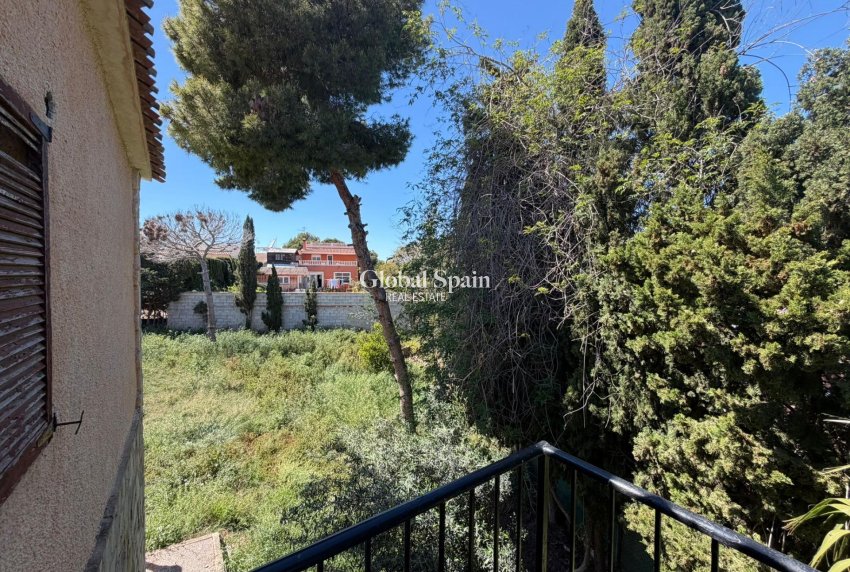 Wiederverkauf - VILLA -
TORREVIEJA - LOS BALCONES - LOS ALTOS