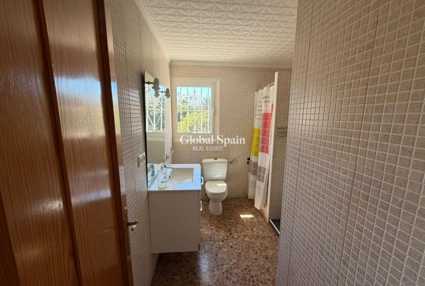 Wiederverkauf - VILLA -
TORREVIEJA - LOS BALCONES - LOS ALTOS