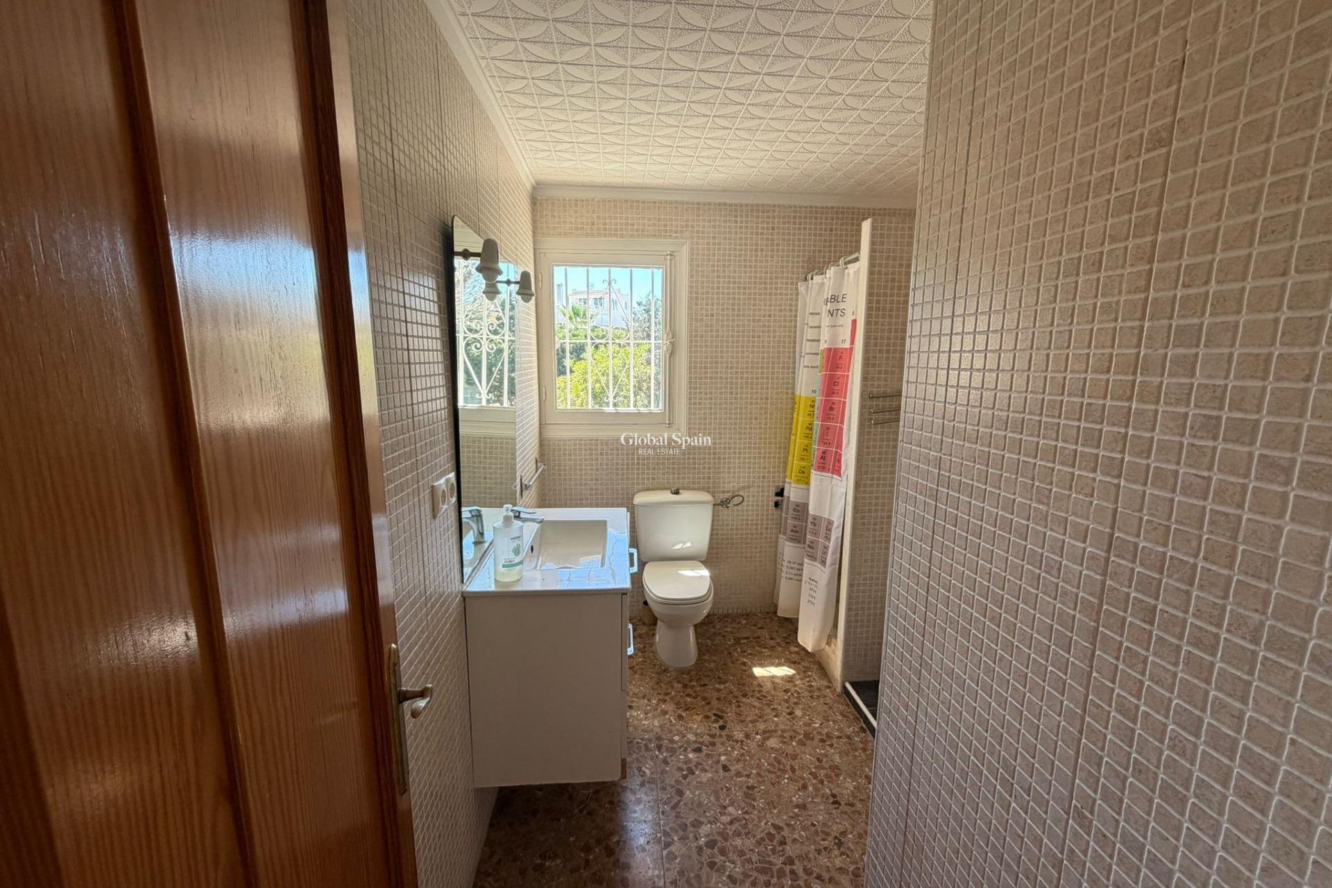 Wiederverkauf - VILLA -
TORREVIEJA - LOS BALCONES - LOS ALTOS