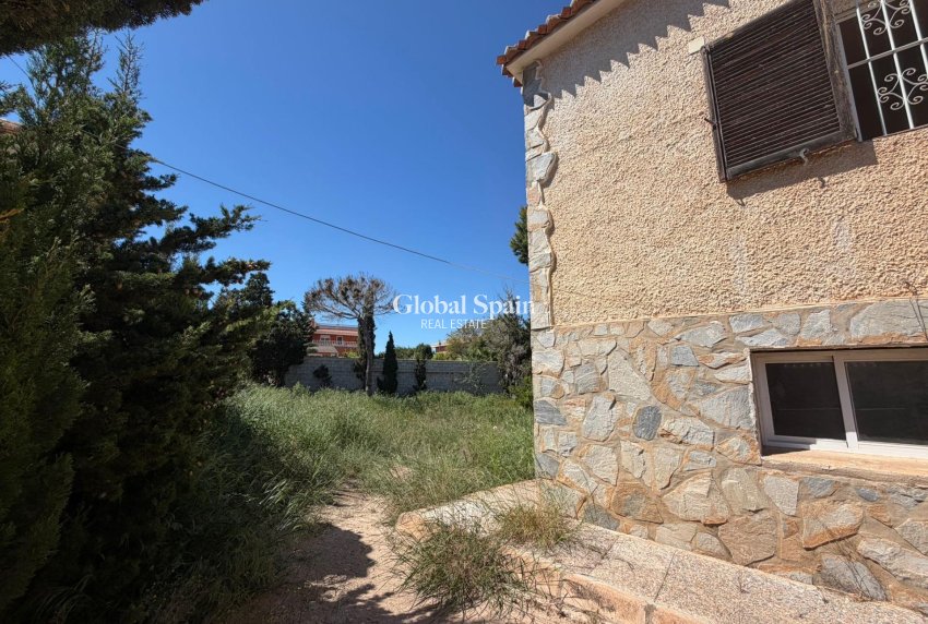 Wiederverkauf - VILLA -
TORREVIEJA - LOS BALCONES - LOS ALTOS