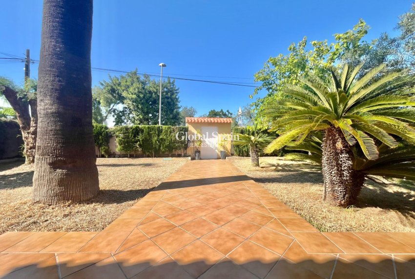 Wiederverkauf - VILLA -
TORREVIEJA - LOS BALCONES - LOS ALTOS