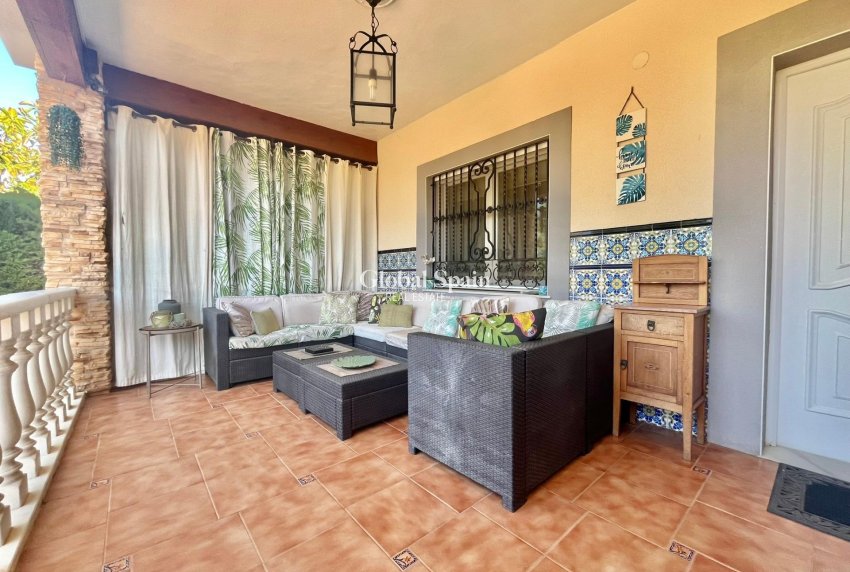 Wiederverkauf - VILLA -
TORREVIEJA - LOS BALCONES - LOS ALTOS