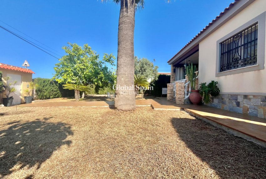 Wiederverkauf - VILLA -
TORREVIEJA - LOS BALCONES - LOS ALTOS