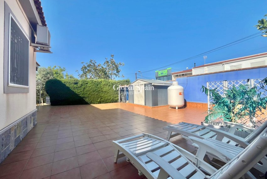 Wiederverkauf - VILLA -
TORREVIEJA - LOS BALCONES - LOS ALTOS