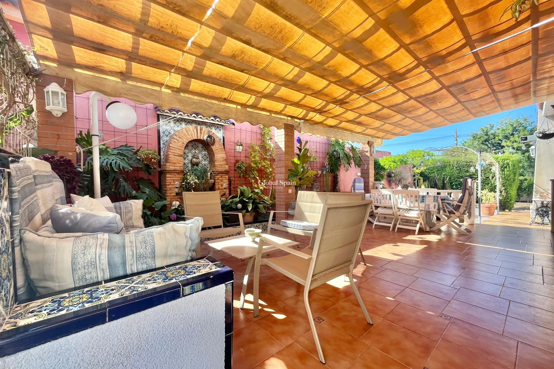 Wiederverkauf - VILLA -
TORREVIEJA - LOS BALCONES - LOS ALTOS