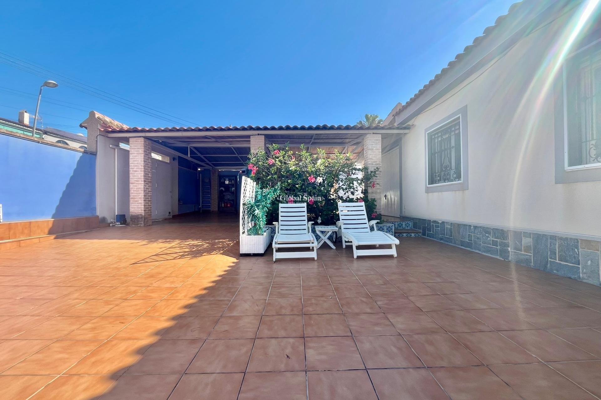 Wiederverkauf - VILLA -
TORREVIEJA - LOS BALCONES - LOS ALTOS