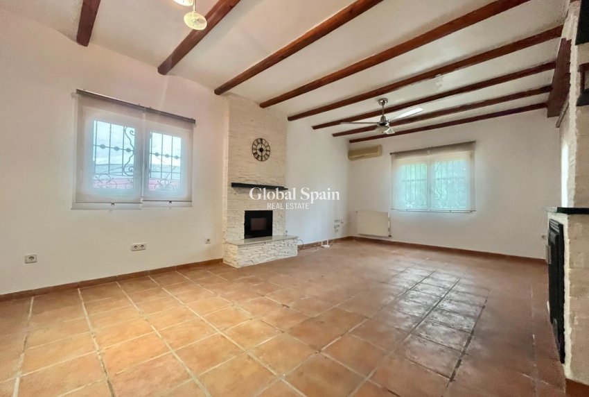 Wiederverkauf - VILLA -
TORREVIEJA - LOS BALCONES - LOS ALTOS