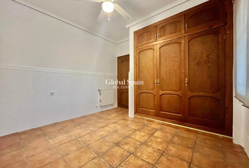 Wiederverkauf - VILLA -
TORREVIEJA - LOS BALCONES - LOS ALTOS