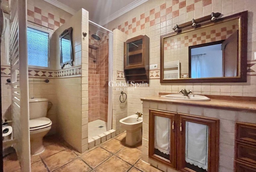 Wiederverkauf - VILLA -
TORREVIEJA - LOS BALCONES - LOS ALTOS