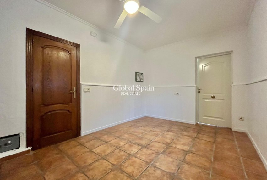 Wiederverkauf - VILLA -
TORREVIEJA - LOS BALCONES - LOS ALTOS