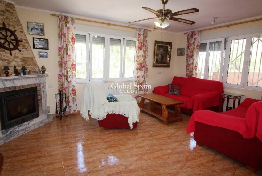 Wiederverkauf - VILLA -
TORREVIEJA - LOS BALCONES - LOS ALTOS