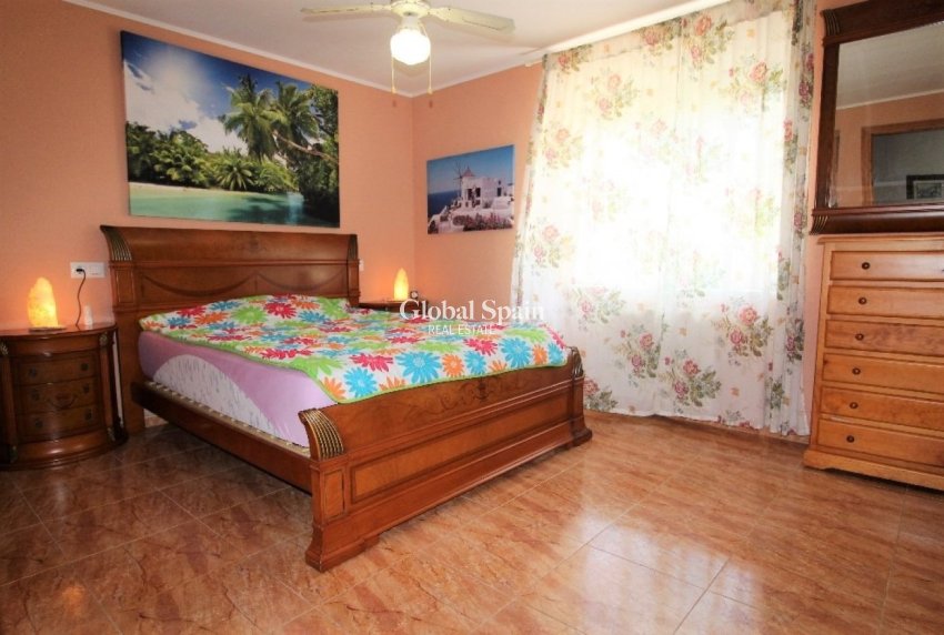 Wiederverkauf - VILLA -
TORREVIEJA - LOS BALCONES - LOS ALTOS
