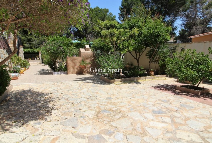 Wiederverkauf - VILLA -
TORREVIEJA - LOS BALCONES - LOS ALTOS
