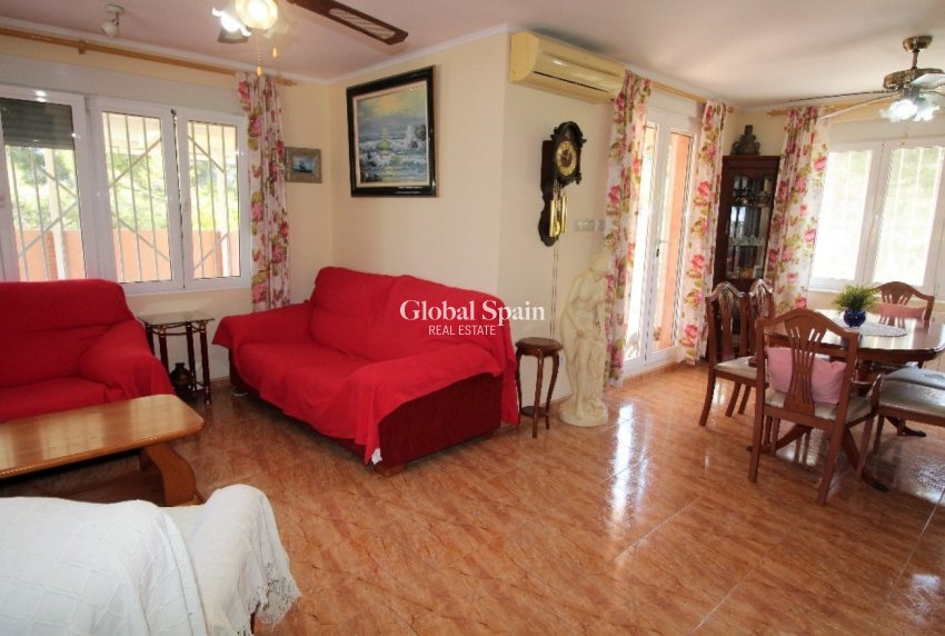 Wiederverkauf - VILLA -
TORREVIEJA - LOS BALCONES - LOS ALTOS