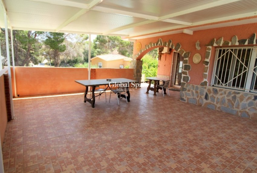 Wiederverkauf - VILLA -
TORREVIEJA - LOS BALCONES - LOS ALTOS