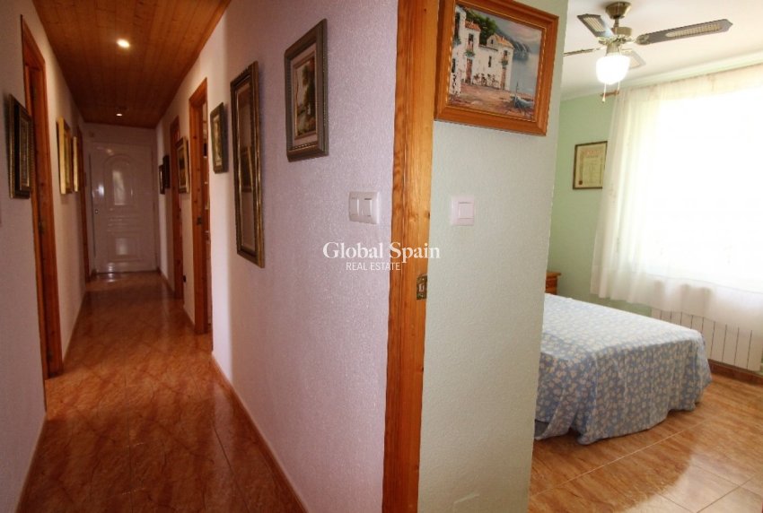 Wiederverkauf - VILLA -
TORREVIEJA - LOS BALCONES - LOS ALTOS