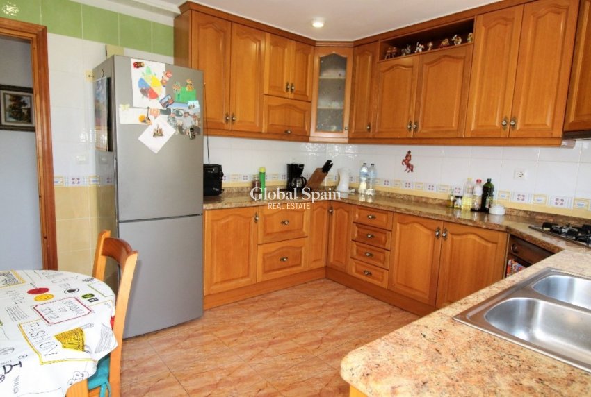 Wiederverkauf - VILLA -
TORREVIEJA - LOS BALCONES - LOS ALTOS