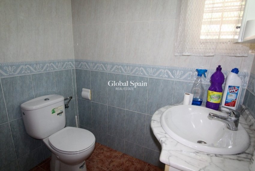 Wiederverkauf - VILLA -
TORREVIEJA - LOS BALCONES - LOS ALTOS