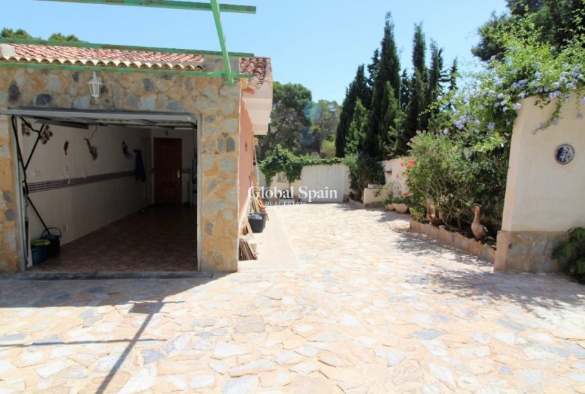 Wiederverkauf - VILLA -
TORREVIEJA - LOS BALCONES - LOS ALTOS