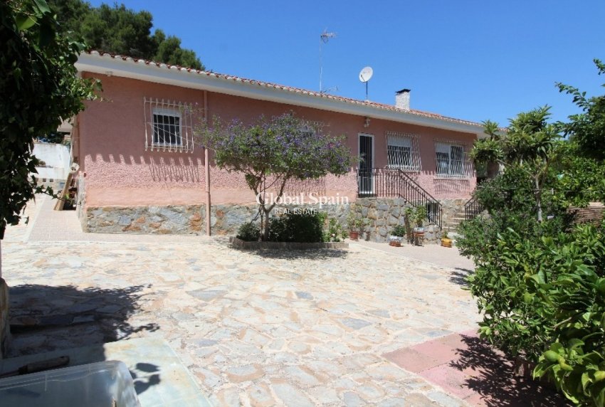 Wiederverkauf - VILLA -
TORREVIEJA - LOS BALCONES - LOS ALTOS