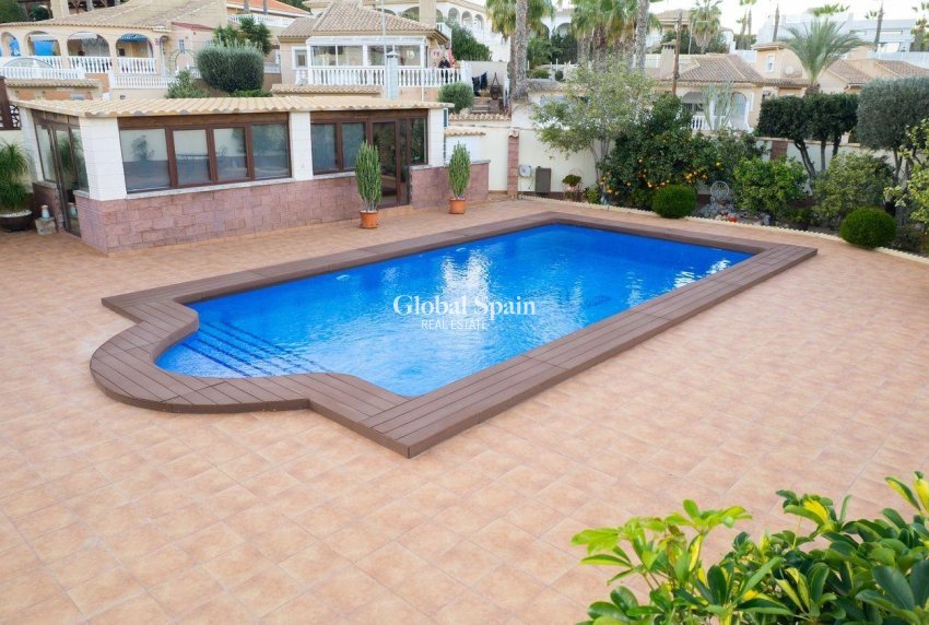 Wiederverkauf - VILLA -
TORREVIEJA - LOS BALCONES - LOS ALTOS