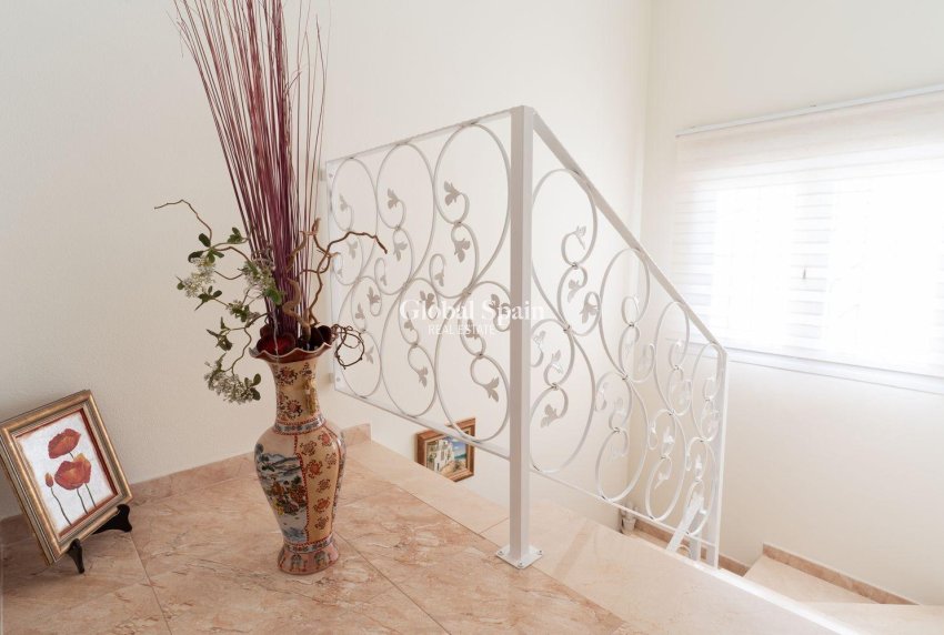 Wiederverkauf - VILLA -
TORREVIEJA - LOS BALCONES - LOS ALTOS
