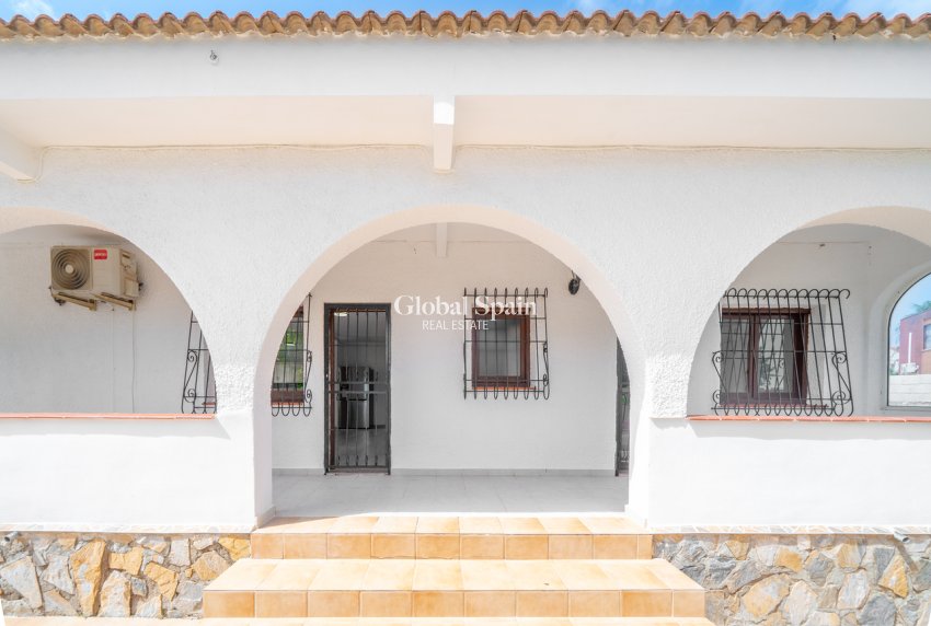 Wiederverkauf - VILLA -
TORREVIEJA - LOS BALCONES - LOS ALTOS