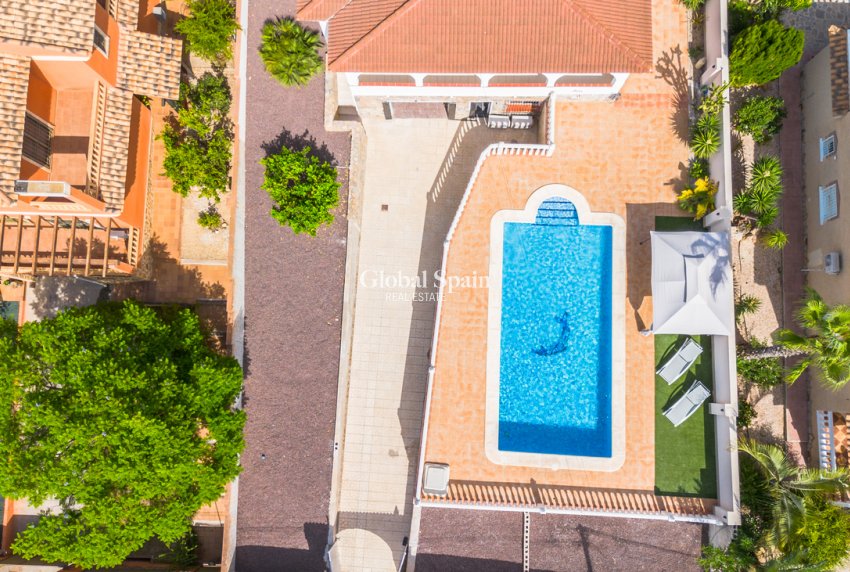 Wiederverkauf - VILLA -
TORREVIEJA - LOS BALCONES - LOS ALTOS