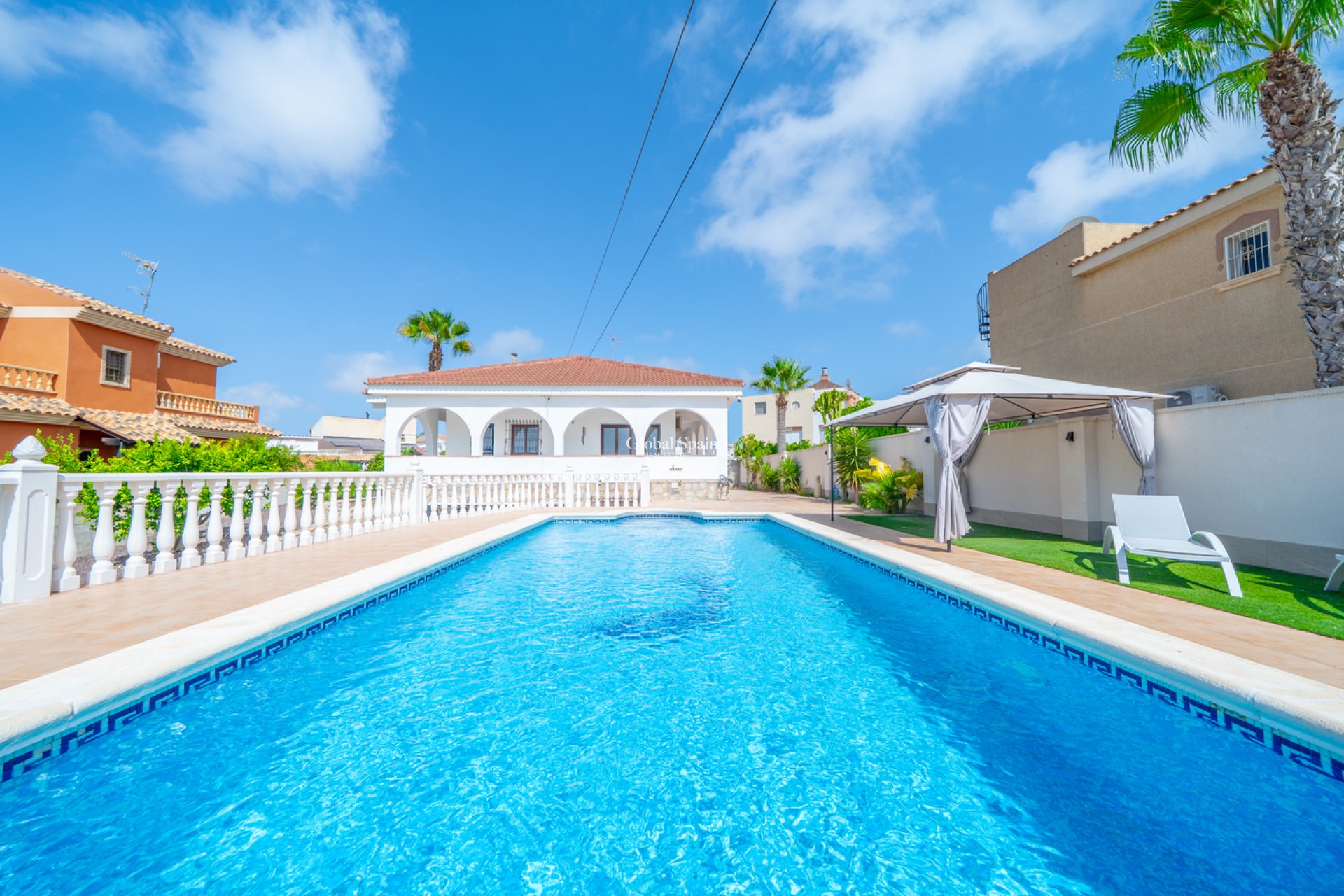 Wiederverkauf - VILLA -
TORREVIEJA - LOS BALCONES - LOS ALTOS
