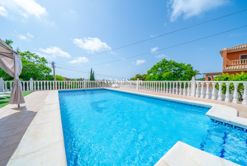 Wiederverkauf - VILLA -
TORREVIEJA - LOS BALCONES - LOS ALTOS