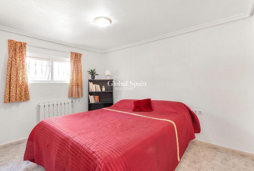Wiederverkauf - VILLA -
TORREVIEJA - LOS BALCONES - LOS ALTOS