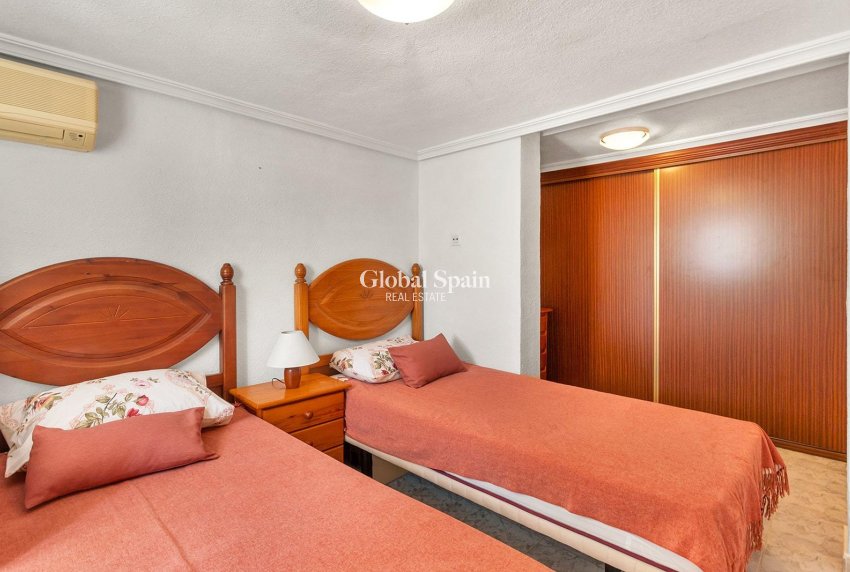 Wiederverkauf - VILLA -
TORREVIEJA - LOS BALCONES - LOS ALTOS