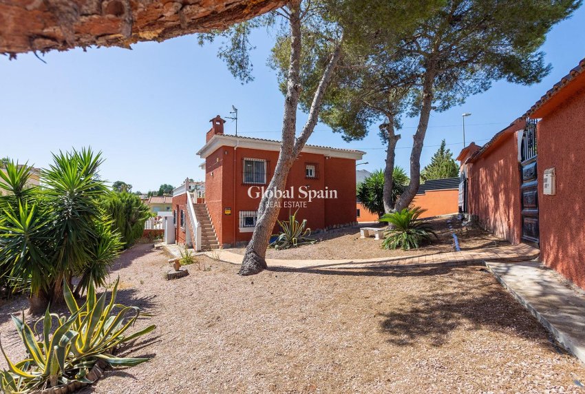 Wiederverkauf - VILLA -
TORREVIEJA - LOS BALCONES - LOS ALTOS