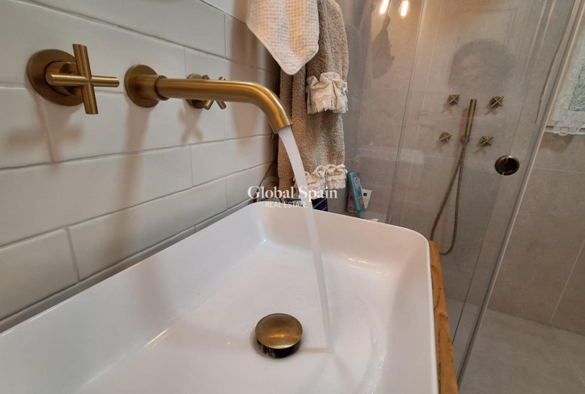 Wiederverkauf - VILLA -
TORREVIEJA - LOS BALCONES - LOS ALTOS
