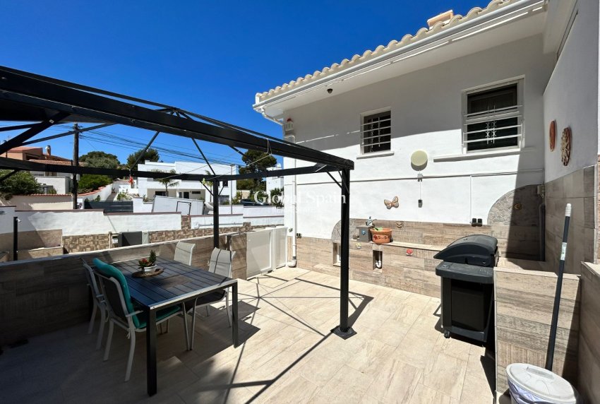 Wiederverkauf - VILLA -
TORREVIEJA - LOS BALCONES - LOS ALTOS