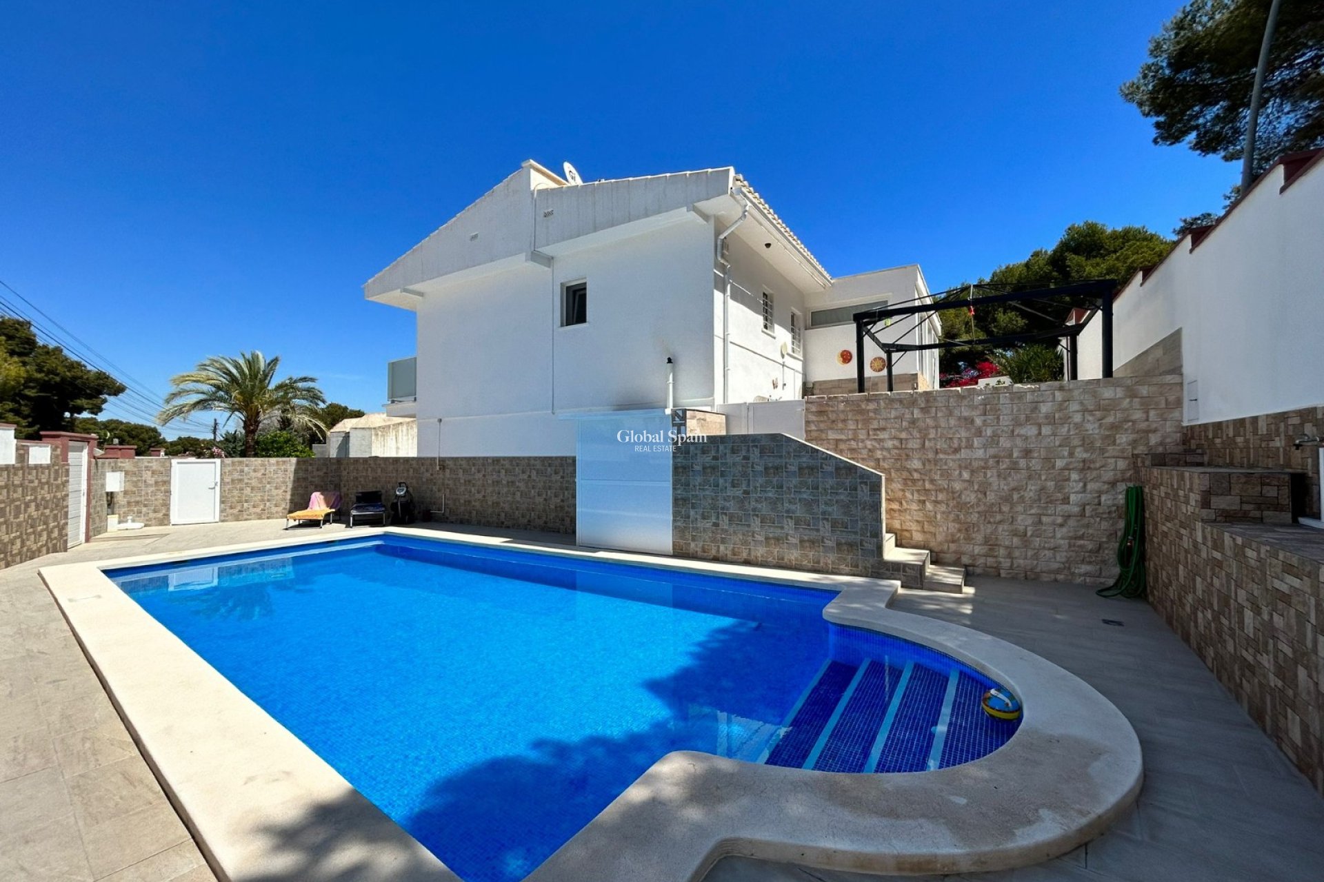 Wiederverkauf - VILLA -
TORREVIEJA - LOS BALCONES - LOS ALTOS