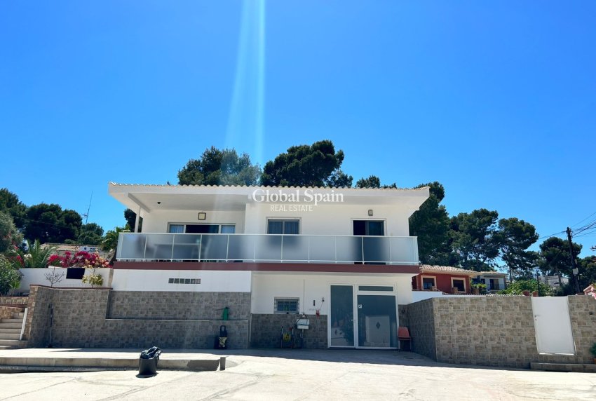 Wiederverkauf - VILLA -
TORREVIEJA - LOS BALCONES - LOS ALTOS