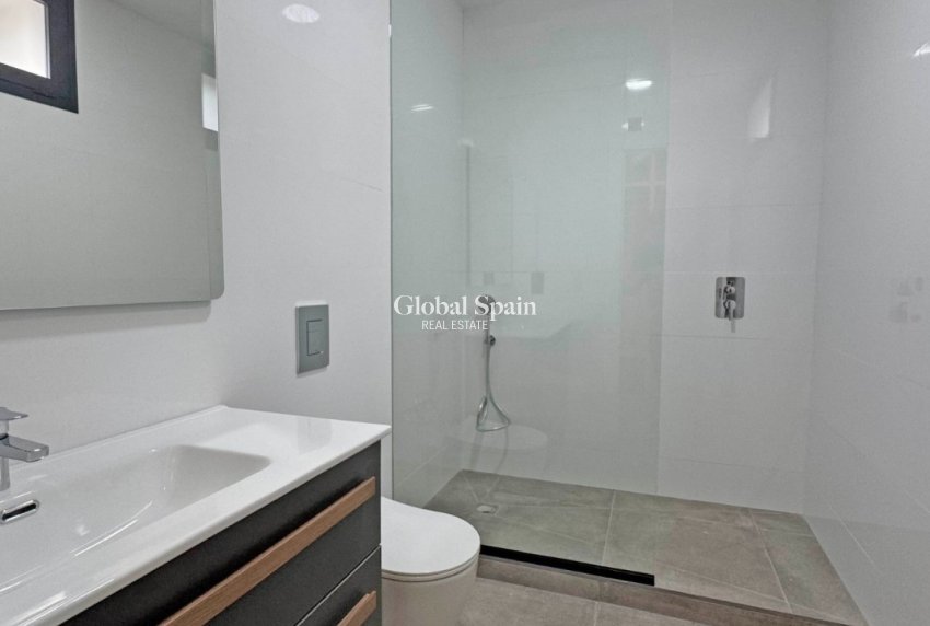 Wiederverkauf - Villa -
TORREVIEJA - LOS BALCONES - LOS ALTOS