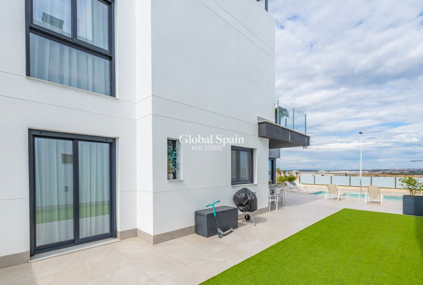 Wiederverkauf - Villa -
TORREVIEJA - LOS BALCONES - LOS ALTOS