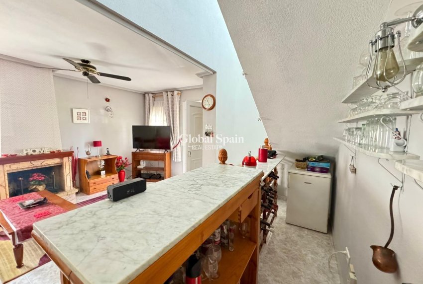 Wiederverkauf - Villa -
TORREVIEJA - LOS BALCONES - LOS ALTOS