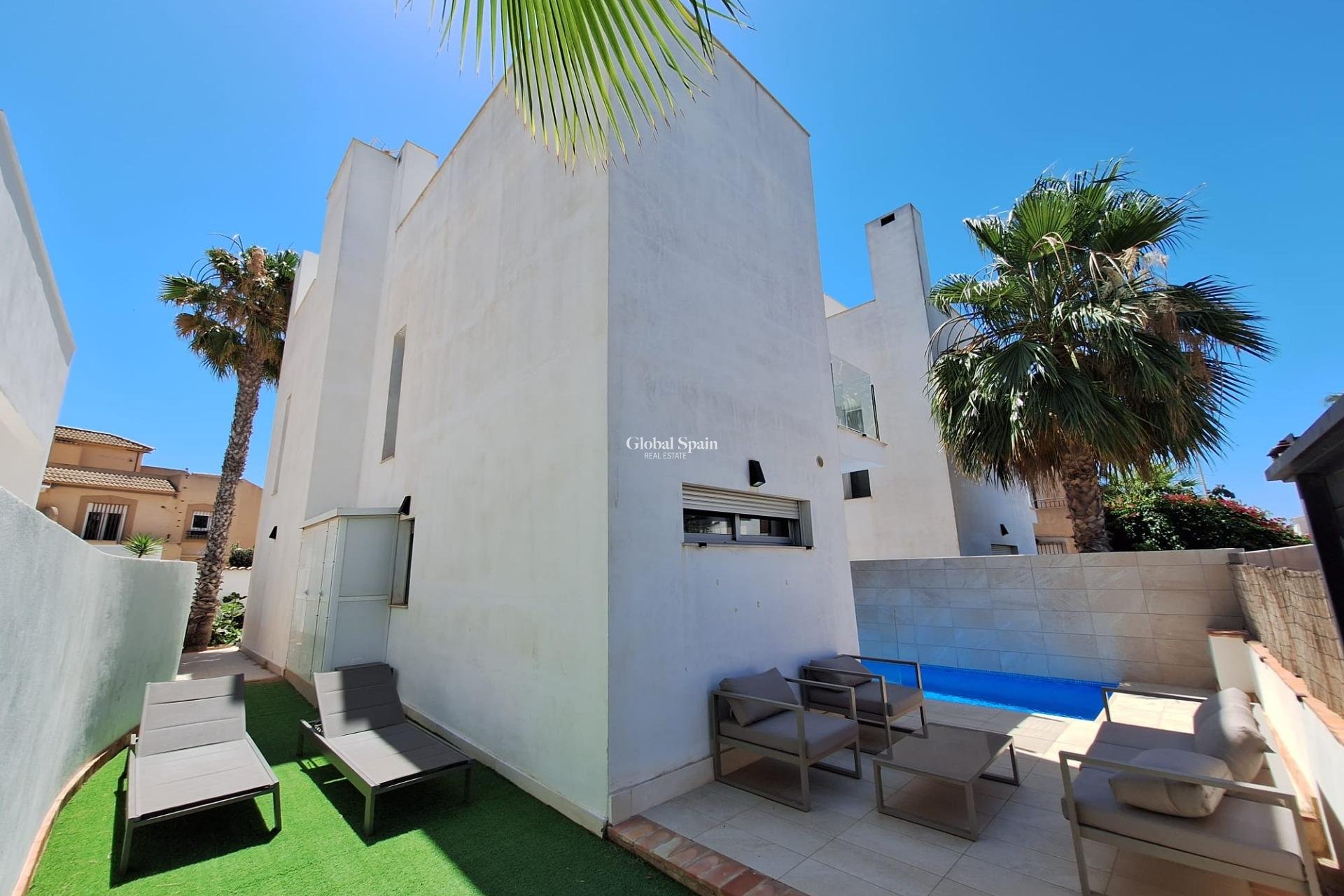 Wiederverkauf - VILLA -
TORREVIEJA - Los Frutales
