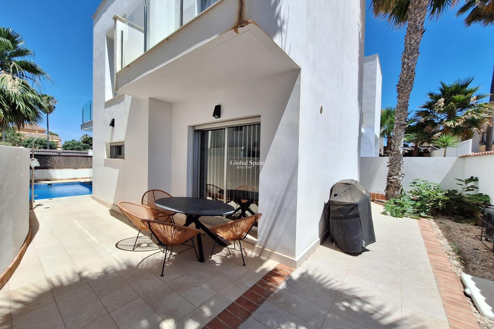 Wiederverkauf - VILLA -
TORREVIEJA - Los Frutales