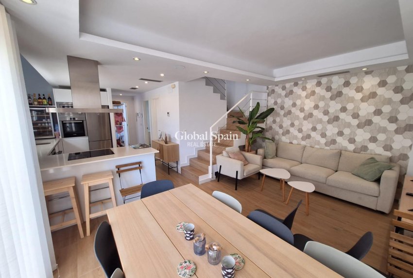 Wiederverkauf - VILLA -
TORREVIEJA - Los Frutales