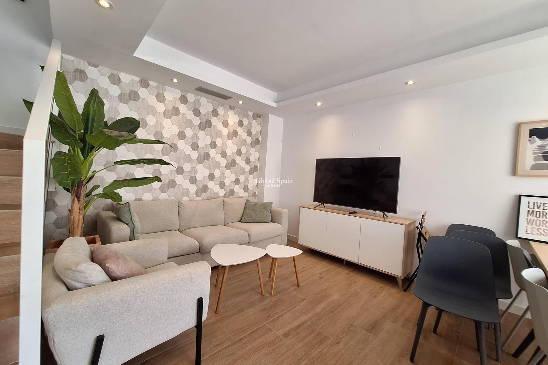 Wiederverkauf - VILLA -
TORREVIEJA - Los Frutales