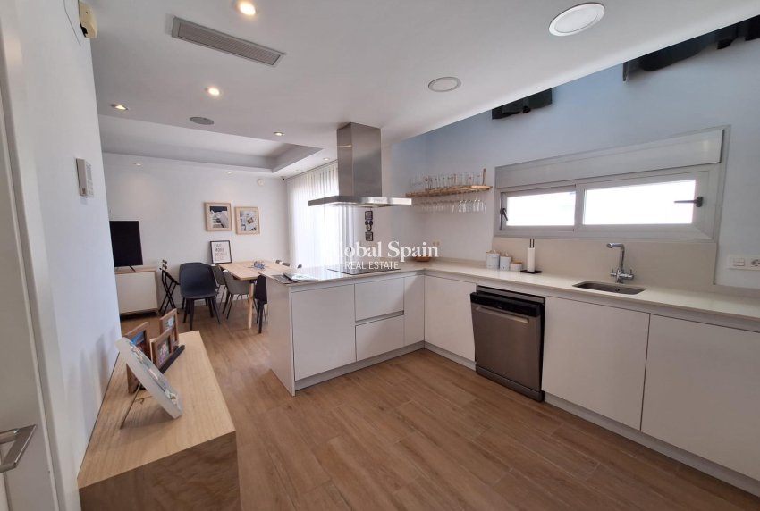 Wiederverkauf - VILLA -
TORREVIEJA - Los Frutales