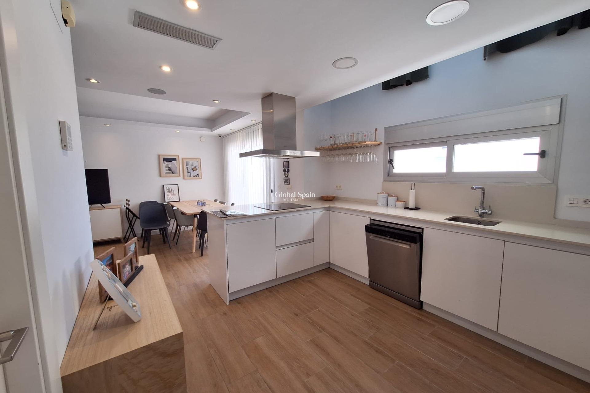 Wiederverkauf - VILLA -
TORREVIEJA - Los Frutales