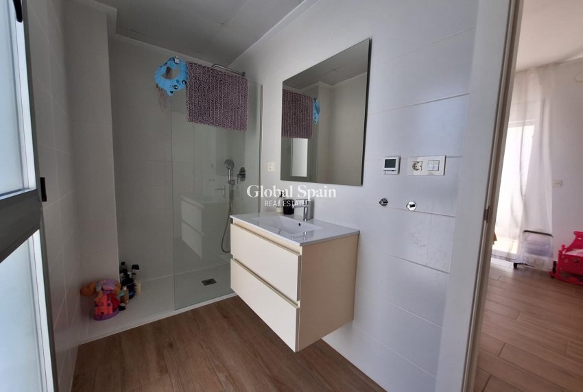 Wiederverkauf - VILLA -
TORREVIEJA - Los Frutales