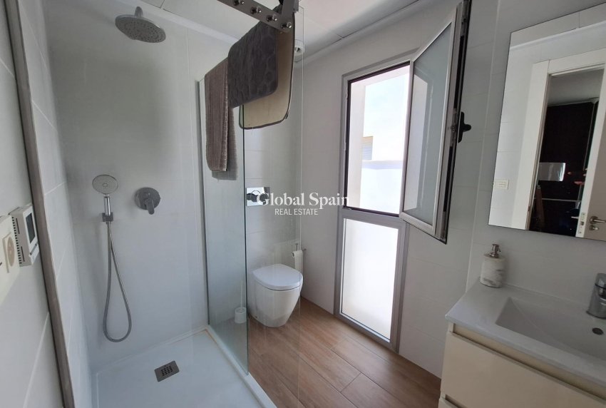 Wiederverkauf - VILLA -
TORREVIEJA - Los Frutales