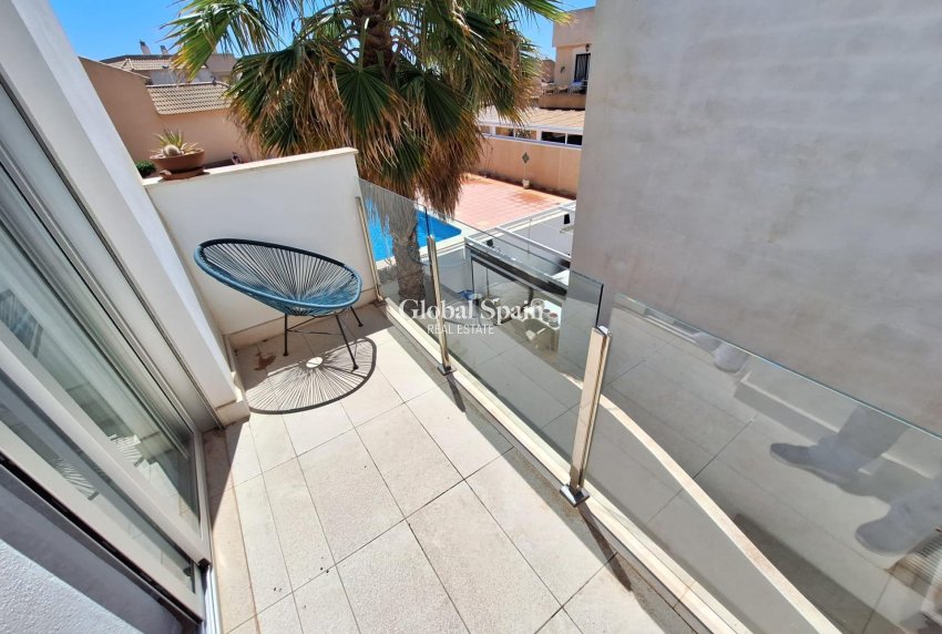 Wiederverkauf - VILLA -
TORREVIEJA - Los Frutales