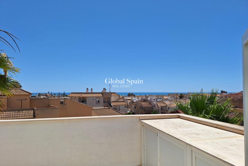 Wiederverkauf - VILLA -
TORREVIEJA - Los Frutales